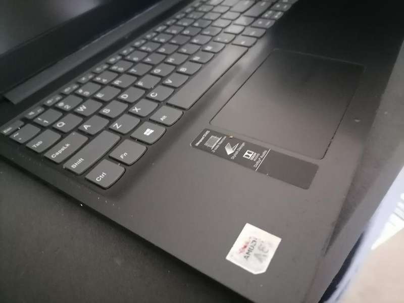 **LENOVO IDEAPAD S145 AMD 6-9225 RADEON R4*8GB RAM,1TB HDD*W10/OFFICE*BATTERY 100%*