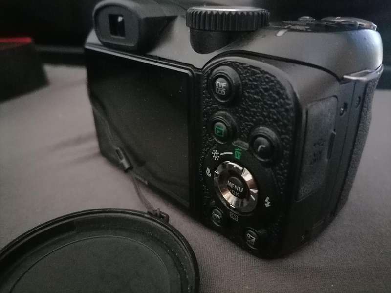 2 X DIGITAL CAMERAS*CANON  450D+FUJIFILM S1800