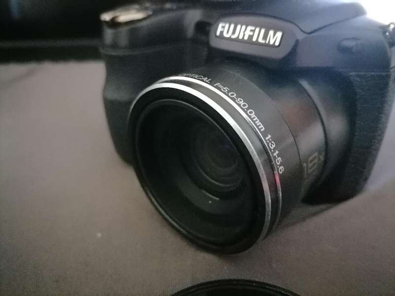 2 X DIGITAL CAMERAS*CANON  450D+FUJIFILM S1800