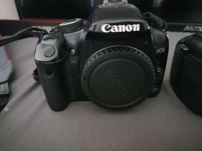 2 X DIGITAL CAMERAS*CANON  450D+FUJIFILM S1800