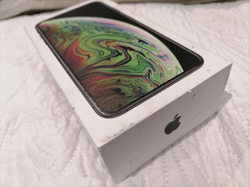 APPLE IPHONE XS IN BOX*NOT POWERING ON, EXCELLENT CONDITION*SOLD AS IS*