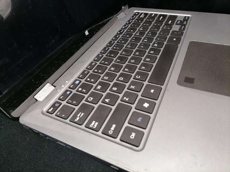 MECER YA13Q20 LAPTOP, NO CHARGER, NOT TESTED SOLD AS IS*