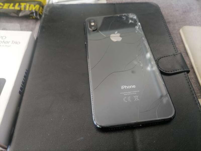 LOT OF APPLE PHONE, TABLET,NEW PHONE COVERS , ETC, ONE BID FOR THE LOT*