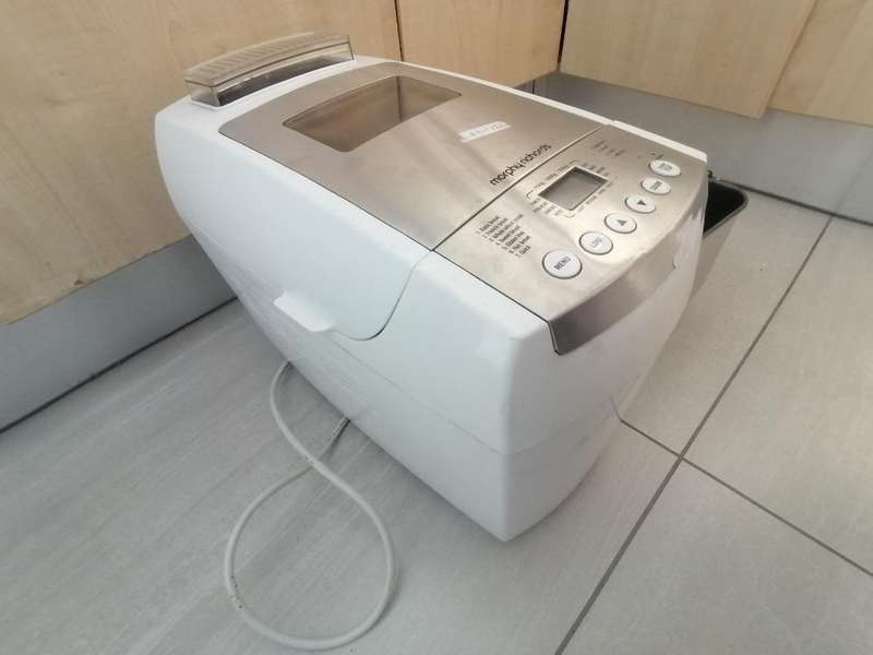 MORPHY RICHARDS BREAD MAKER WITH ATTACHMENTS ETC*WORKING**