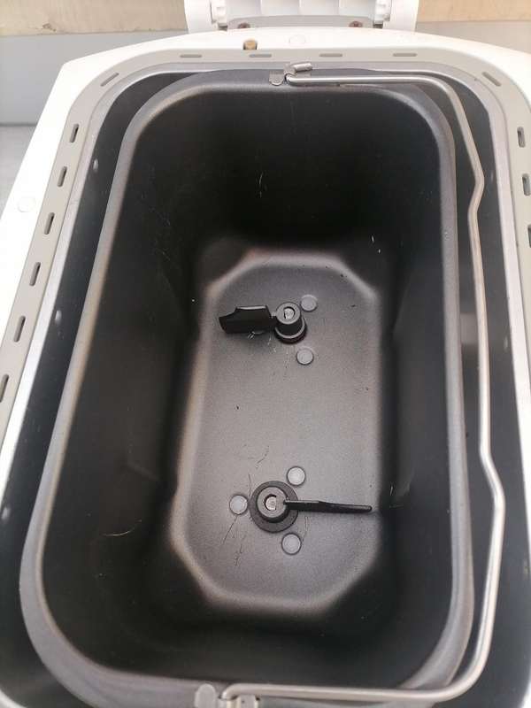 MORPHY RICHARDS BREAD MAKER WITH ATTACHMENTS ETC*WORKING**