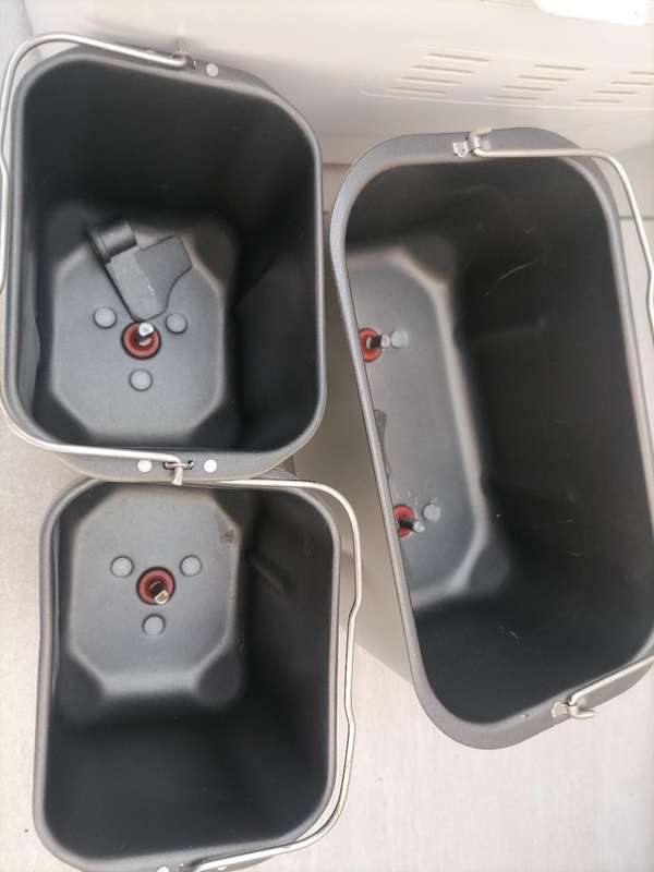 MORPHY RICHARDS BREAD MAKER WITH ATTACHMENTS ETC*WORKING**