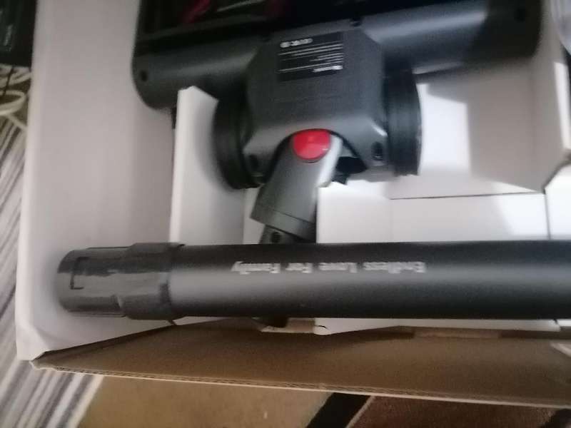 PROSCENIC PRO 11 VACD/MOP ALL IN ONE CORDLESS LED*NO CHARGER,NOT TESTED*NEW CONDITION*