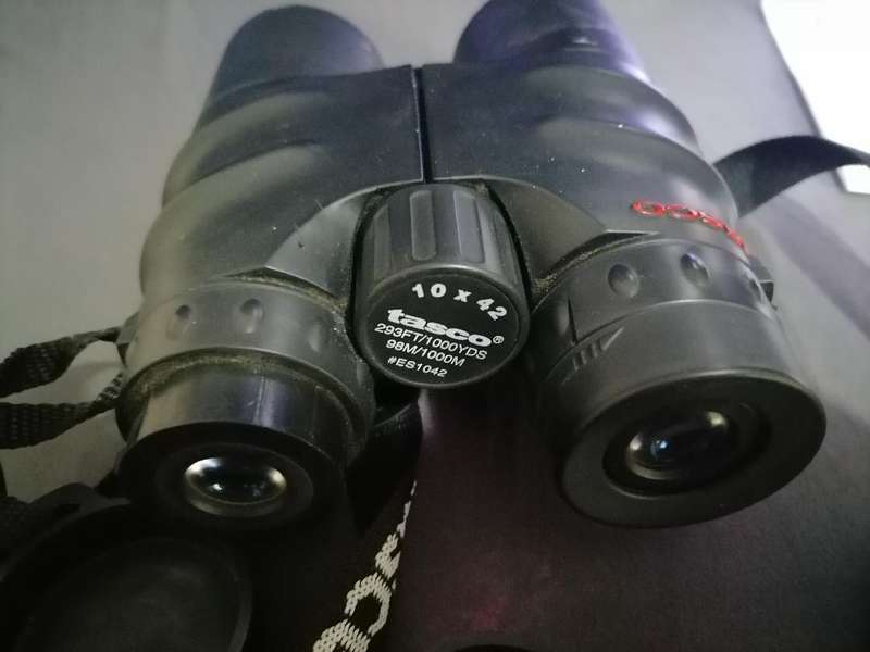 *TOP QUALITY Tasco 10x42 Essential Roof Prism BINOCULARS*