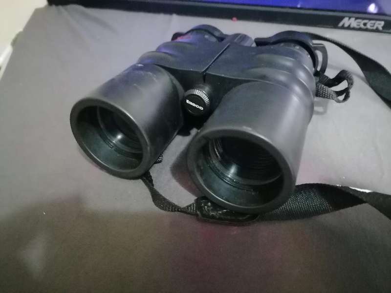 *TOP QUALITY Tasco 10x42 Essential Roof Prism BINOCULARS*