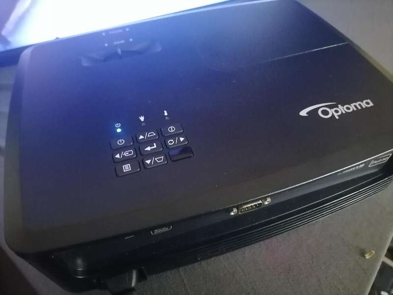 *OPTOMA DLP FULL 3D HDMI PROJECTOR 3300LUMENS*TOP QUALITY*