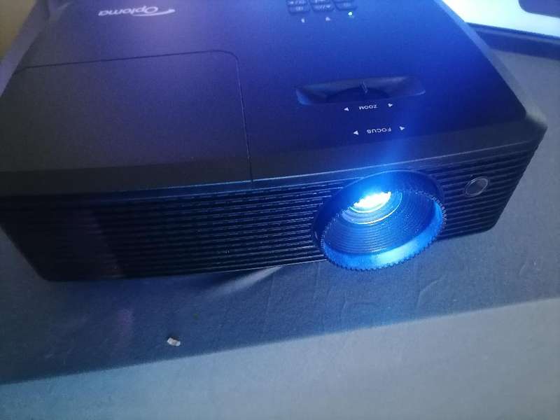 *OPTOMA DLP FULL 3D HDMI PROJECTOR 3300LUMENS*TOP QUALITY*