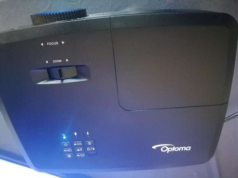 *OPTOMA DLP FULL 3D HDMI PROJECTOR 3300LUMENS*TOP QUALITY*