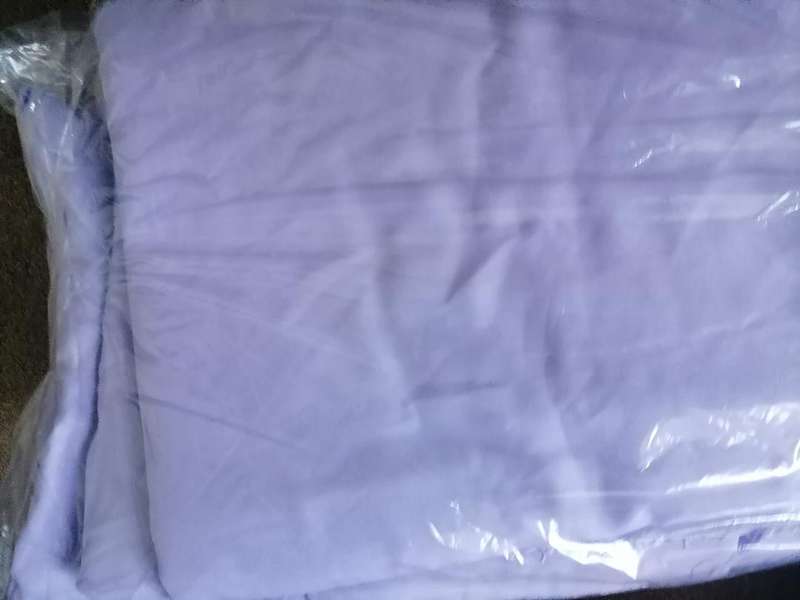 *WEEKEND SPECIAL*BULK LOT OF BEDDING MATERIAL(ONE BID FOR THE LOT**