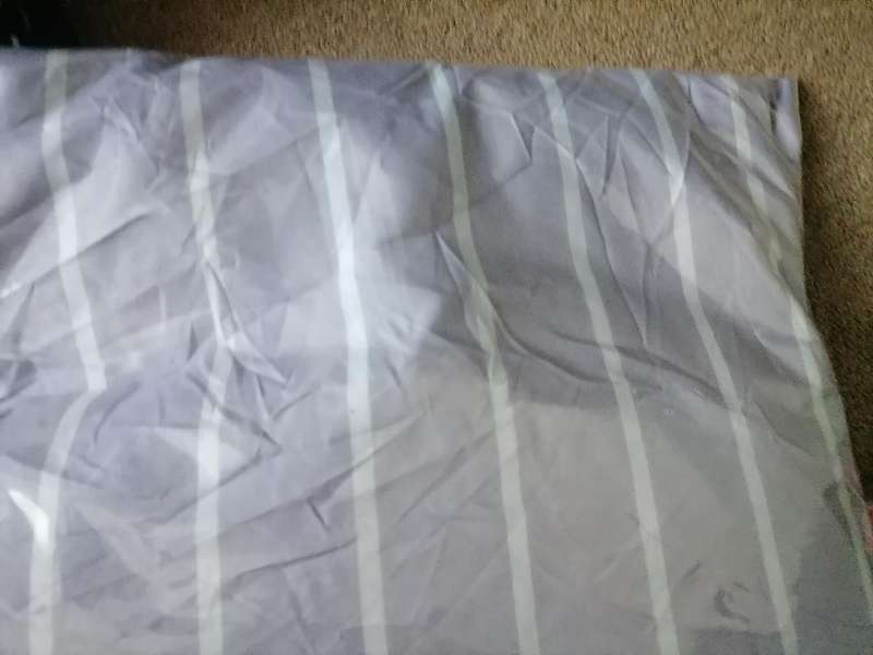 *WEEKEND SPECIAL*BULK LOT OF BEDDING MATERIAL(ONE BID FOR THE LOT**