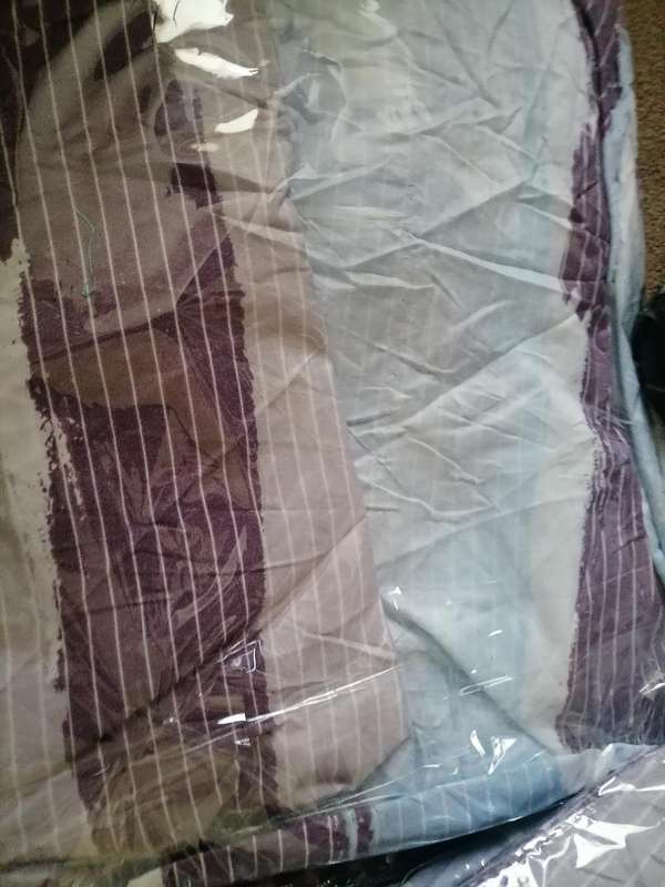 *WEEKEND SPECIAL*BULK LOT OF BEDDING MATERIAL(ONE BID FOR THE LOT**