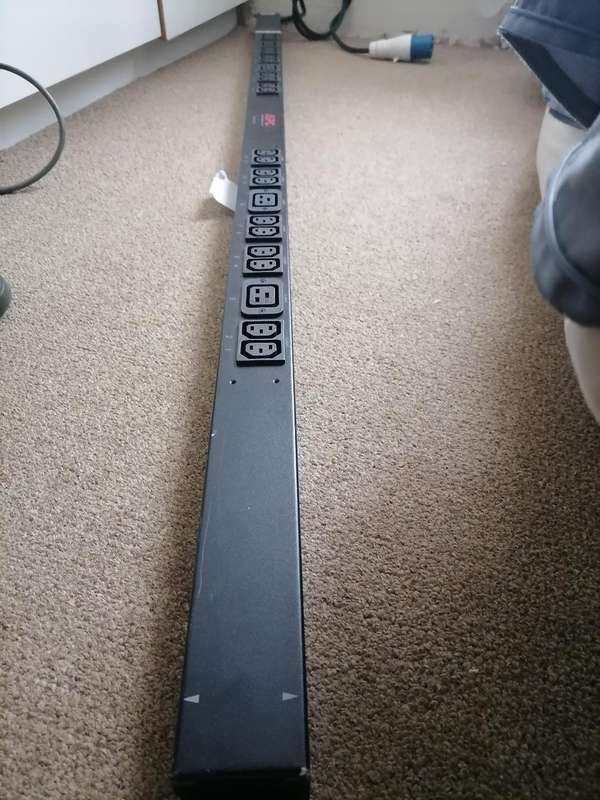 APC AP7551 PDU RACK