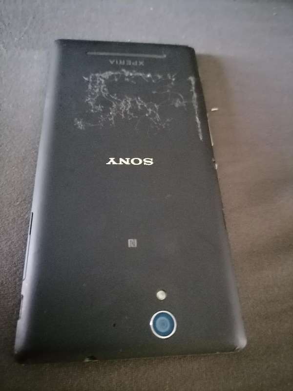 *SONY EXPERIA C3 PHONE IN BOX*NOT TURNING ON*SOLD AS IS**
