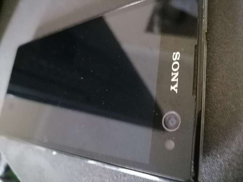 *SONY EXPERIA C3 PHONE IN BOX*NOT TURNING ON*SOLD AS IS**