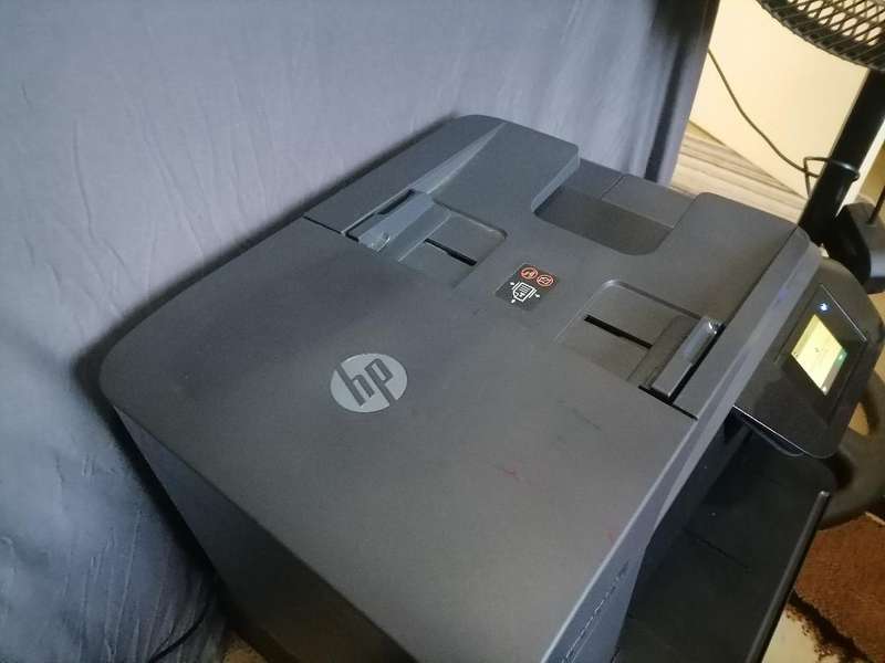 *HP OFFICEJET PRO 8715 ALL IN ONE PRINTER*BLACK NEEDS REPLACING*