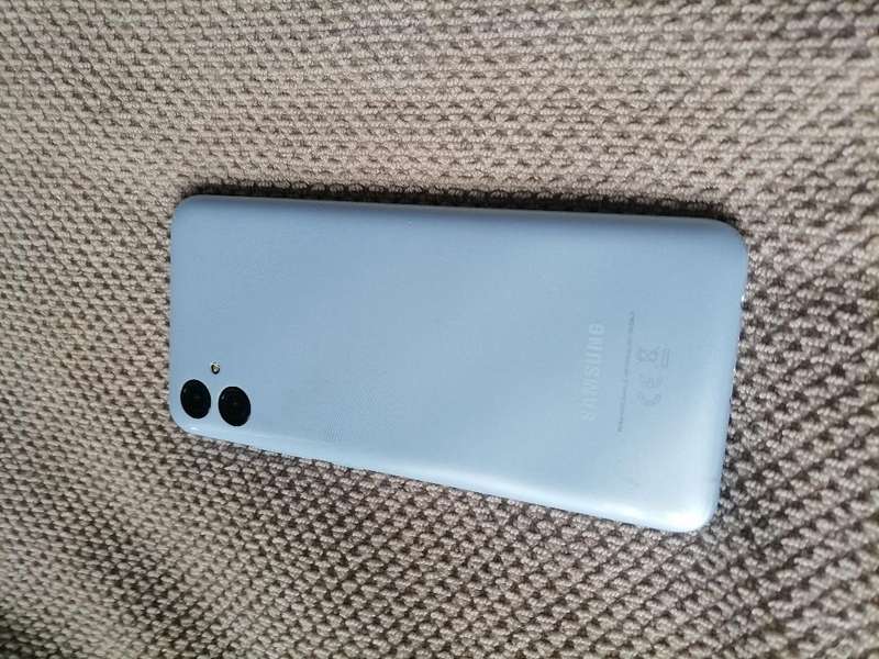 SAMSUNG AO4SF DUAL SIM PHONE,SCREEN FLASHES ON AND OFF