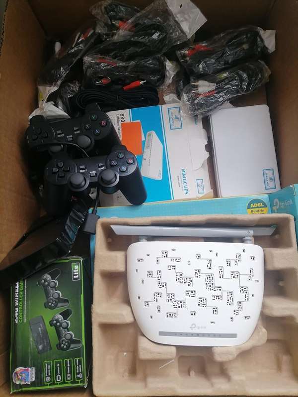 *BULK LOT OF FAULTY  ELECTRONICS*