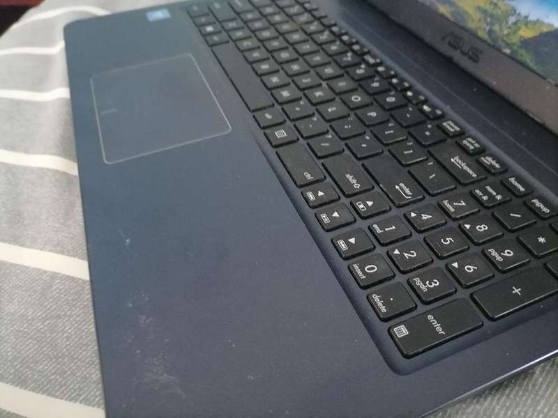 ASUS VIVOBOOK 15 LAPTOP.N3550, 4GB RAM , 320GB HDD,W10.BATTERY GOOD*CHARGER NOT INCL*