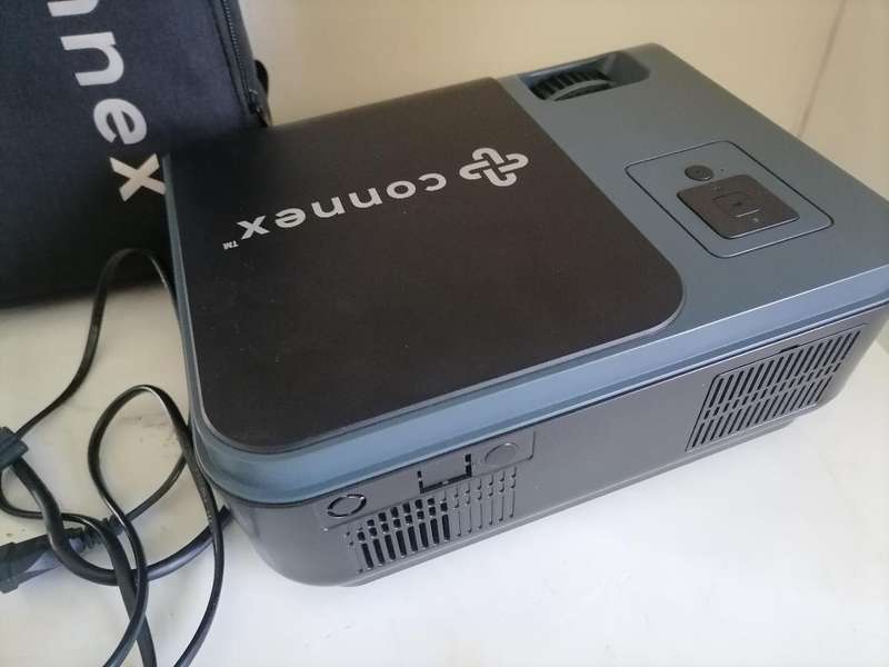 Defective Connex Lumen Series CP104 1080P Wi-Fi Projector*SCREEN FLASHES DIFFERENT COLORS