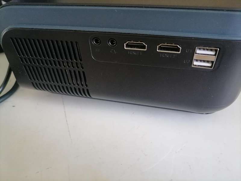 Defective Connex Lumen Series CP104 1080P Wi-Fi Projector*SCREEN FLASHES DIFFERENT COLORS