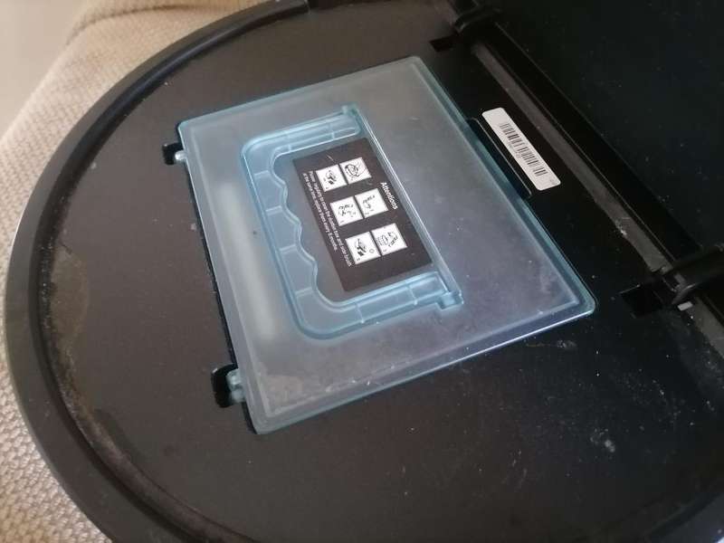 *NANNY VAC SMART ROBOT VACUUM*WORKING, NEEDS BRUSHES*