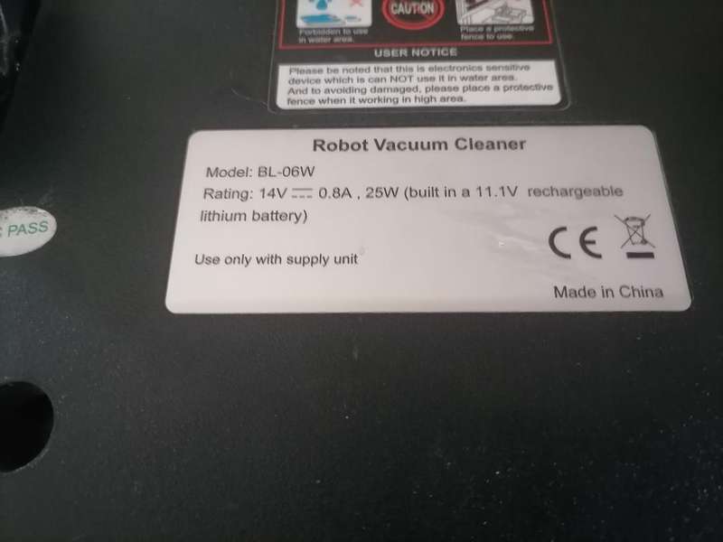 *NANNY VAC SMART ROBOT VACUUM*WORKING, NEEDS BRUSHES*