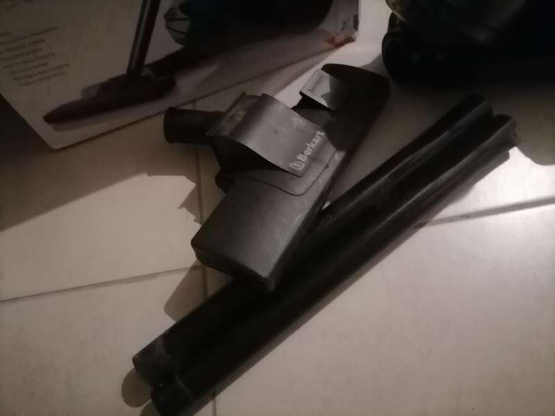 *BERKART MULTIFORCE VACUUM IN BOX WITH ATTACHMENTS*MOTOR SEAMS A BIT LOW ON SUCTION*