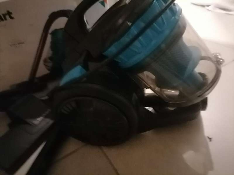 *BERKART MULTIFORCE VACUUM IN BOX WITH ATTACHMENTS*MOTOR SEAMS A BIT LOW ON SUCTION*