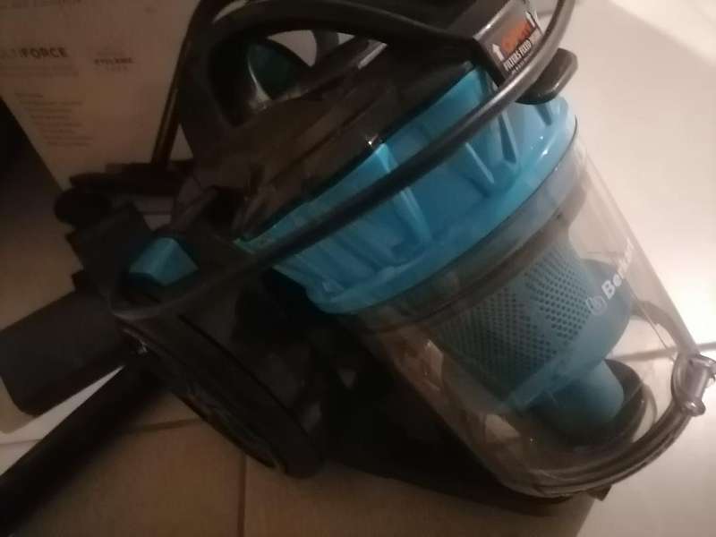 *BERKART MULTIFORCE VACUUM IN BOX WITH ATTACHMENTS*MOTOR SEAMS A BIT LOW ON SUCTION*