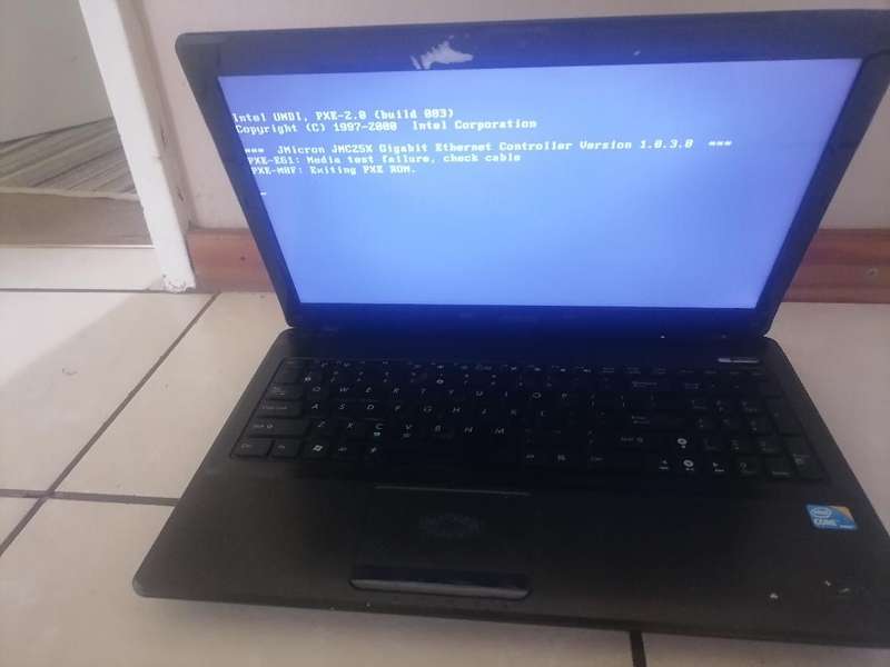 YEAR END CLEARANCE SALE*ASUS K52F I3 LAPTOP*4GB RAM, 1TB HDD*POWERS ON AND OFF*SOLD AS IS*