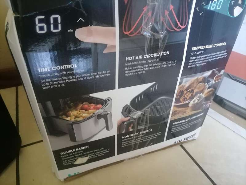 YEAR END CLEARANCE SALE, ALL MUST GO*DEFECTIVE HISENSE  AIR FRYER IN BOX(POWERS ON AND OFF)