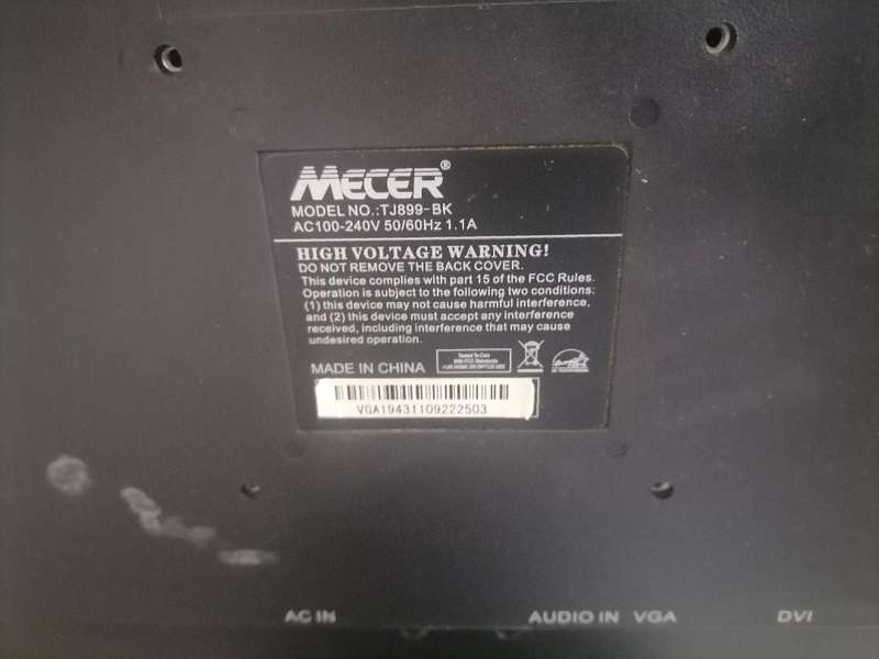 Lot of 3 x working PC screens, one bid for the lot of 3
