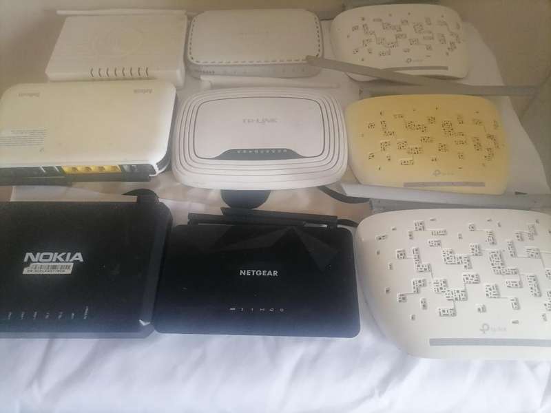 Bulk Lot of 9 WiFi Routers