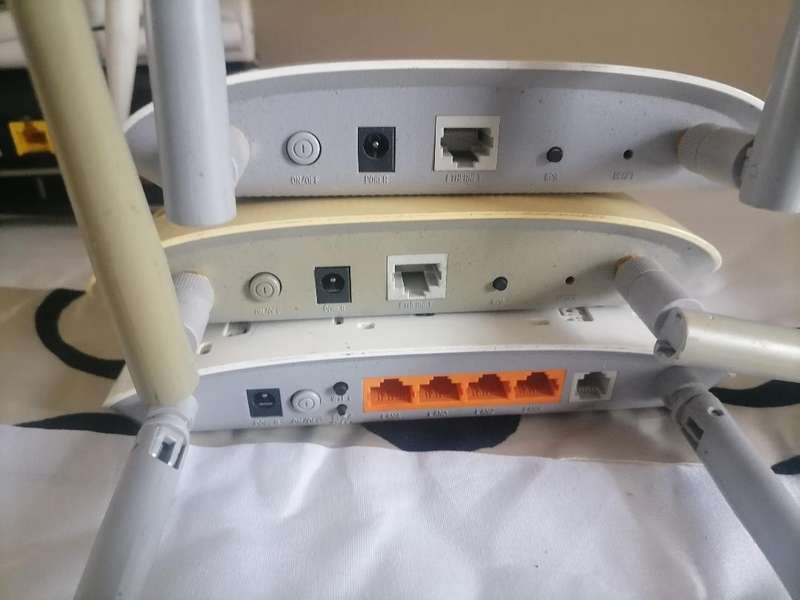 Bulk Lot of 9 WiFi Routers