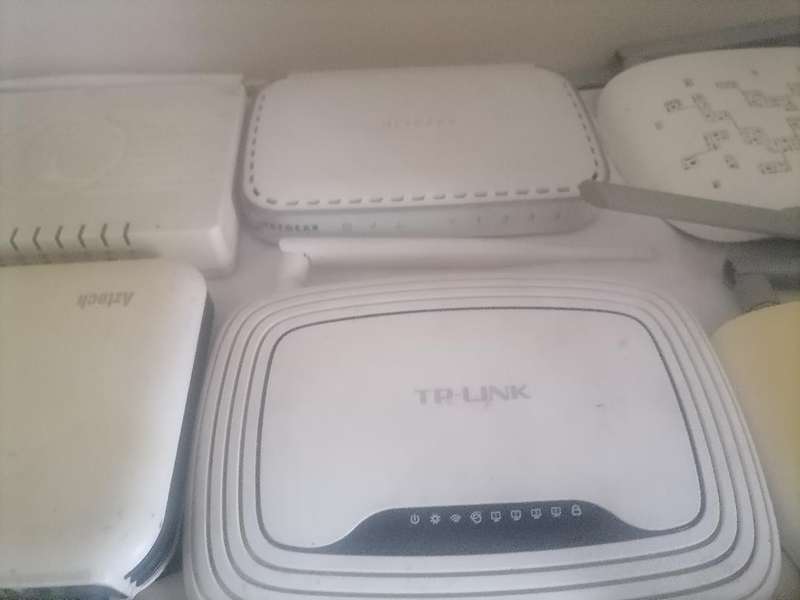 Bulk Lot of 9 WiFi Routers