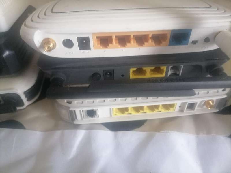 Bulk Lot of 9 WiFi Routers