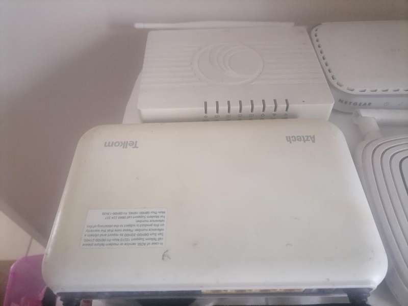 Bulk Lot of 9 WiFi Routers