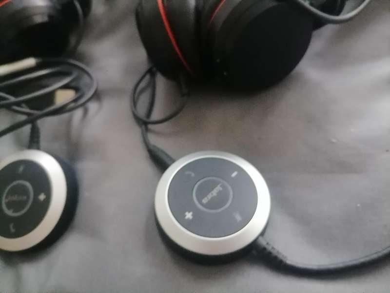 Buy one get one free*Jabra Evolve 40 Headset with Mic+controller*retails for R2000 each*
