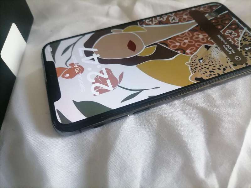 APPLE IPHONE 11 PRO MAX WITH BOX,POWER CORD*TOUCH SCREEN NOT WORKING*SOLD AS IS*