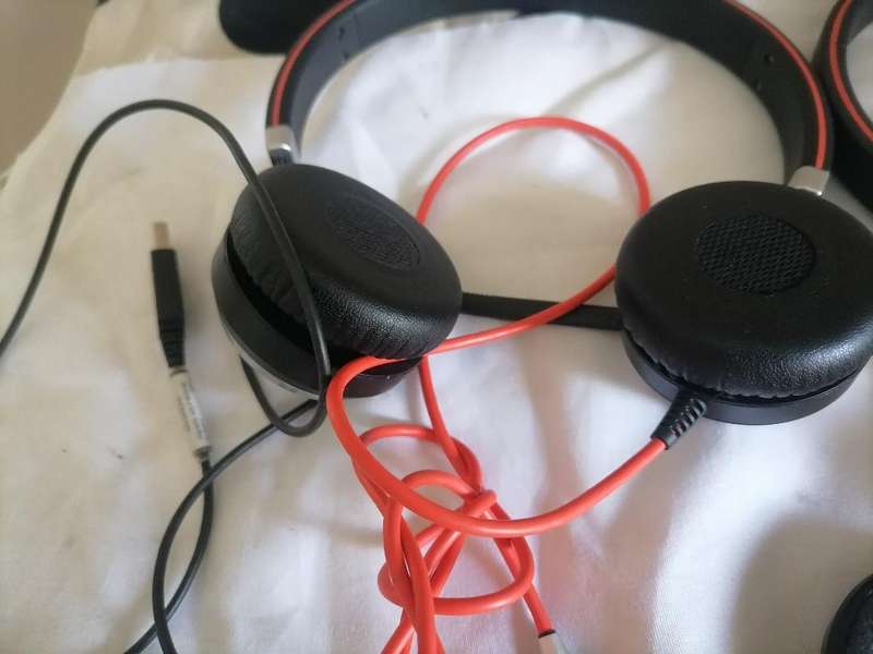 *Buy one get one free*Jabra Evolve 40 Headset with Mic+controller*retails for R2000 each*