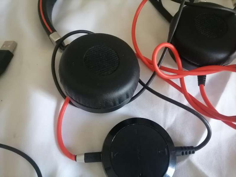 *Buy one get one free*Jabra Evolve 40 Headset with Mic+controller*retails for R2000 each*