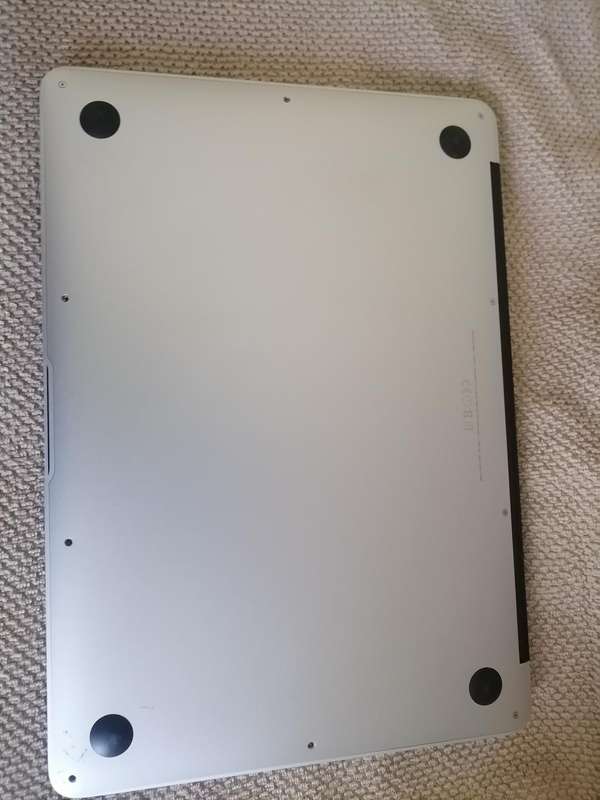 APPLE MACBOOK AIR A1466 LAPTOP.NO CHARGER.UNTESTED*NO CLOUD LOCK