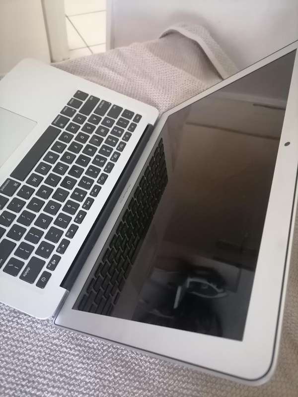 APPLE MACBOOK AIR A1466 LAPTOP.NO CHARGER.UNTESTED*NO CLOUD LOCK
