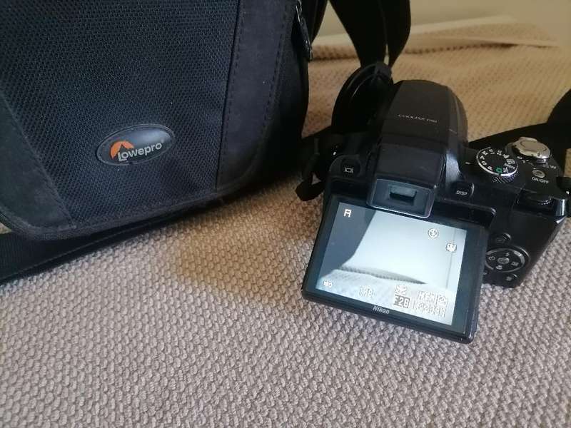 Nikon Coolpix P90 Camera,tilt lcd screen, charger, 2 batteries, in bag*excellent condition*