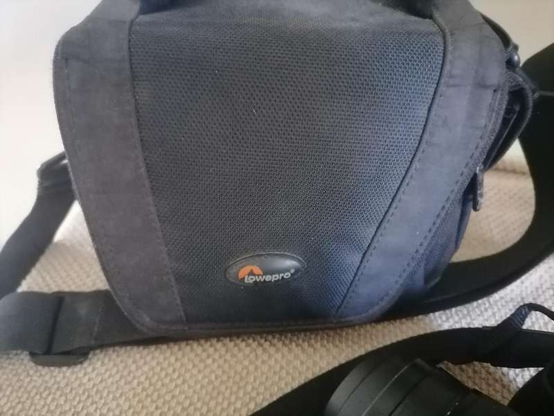 Nikon Coolpix P90 Camera,tilt lcd screen, charger, 2 batteries, in bag*excellent condition*