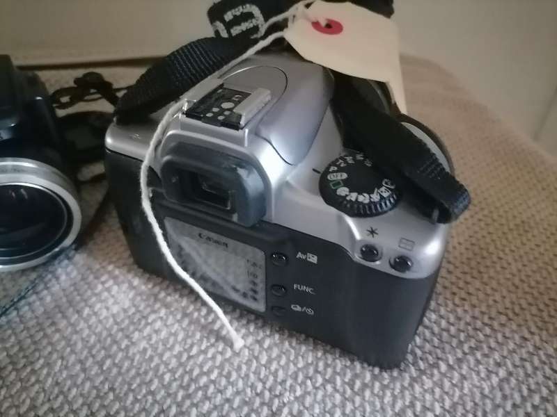 Lot of 3 x Cameras*one bid for the lot*untested*